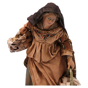 Krippenfiguren von Angela Tripi: Frau mit Kernenkörbern 13cm Angela Tripi