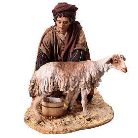 Pastore che munge la capra 30 cm presepe Angela Tripi