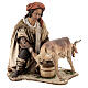 Pasterz dojący kozę 30 cm szopka Angela Tripi s1