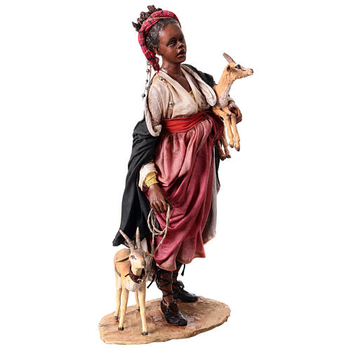 Femme maure avec petit d'antilope 30 cm crèche Angela Tripi 5