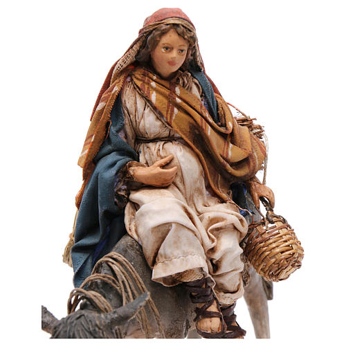 São Jose e a Virgem Maria à procura de um lugar Presépio 13 cm Angela Tripi 6