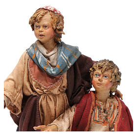 Krippenfiguren von Angela Tripi: Szene Hirte mit Schaf und Kindern für 18 cm Krippe von Angela Tripi