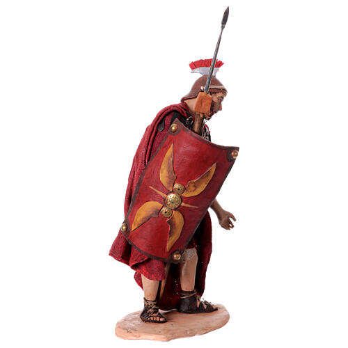 Römischer Soldat in gebeugter Haltung, für 18 cm Krippe von Angela Tripi, Terrakotta 3