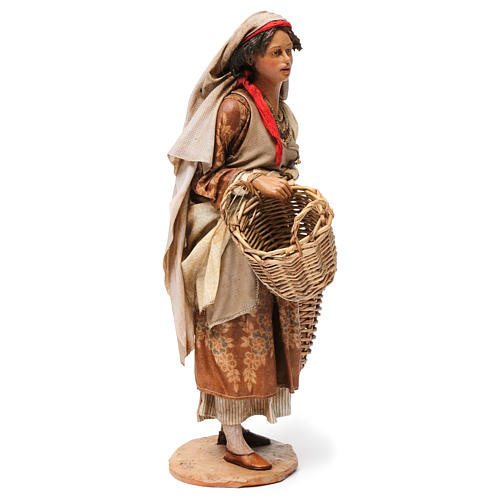Shepherdess with empty baskets in terracotta 30 cm for Angela Tripi Nativity Scene 4