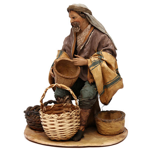Shepherd with baskets, 18 cm nativity Angela Tripi 3