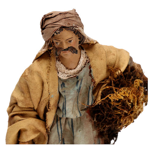 Fazendeiro com fardo de grama e palha para Presépio Angela Tripi com figuras de altura média 13 cm 2
