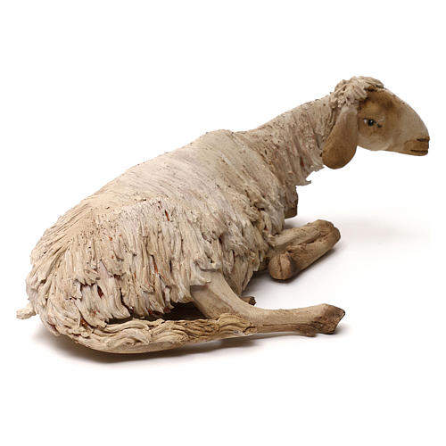 Ruhendes Schaf, für 30 cm Krippe von Angela Tripi, Terrakotta 3