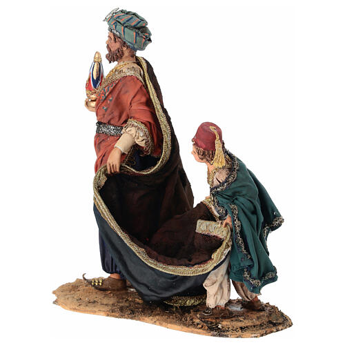 Rei Mago com pajem para presépio Angela Tripi com figuras de altura média 18 cm 5