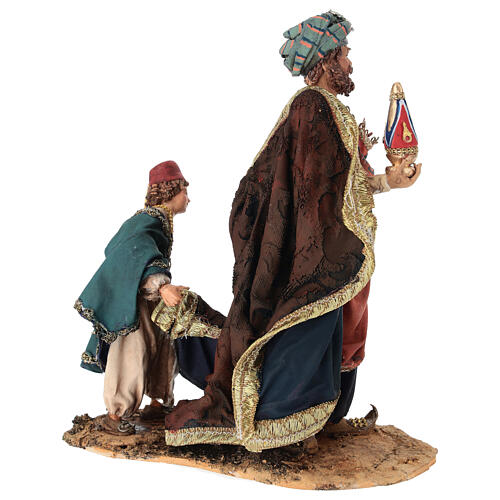 Rei Mago com pajem para presépio Angela Tripi com figuras de altura média 18 cm 7
