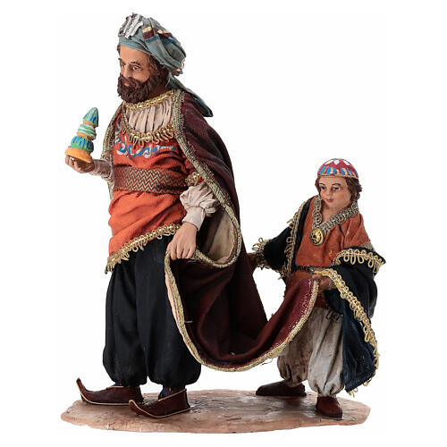 Rei Mago com pajem para presépio Angela Tripi com figuras de altura média 18 cm 1