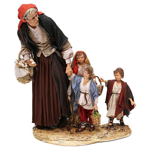 Ältere Frau mit 3 Kindern, für 30 cm Krippe von Angela Tripi, Terrakotta 1