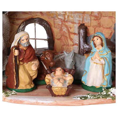 Stable in painted terracotta with 8 cm nativity, 20x20x15 cm 2