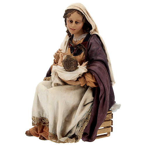 Nativité Angela Tripi : Marie qui serre l'Enfant dans ses bras 30 cm 6