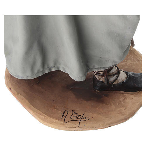 Nativité Angela Tripi : Marie qui serre l'Enfant dans ses bras 30 cm 19