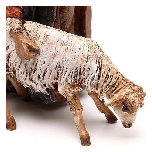 Kniender Hirte mit Schaf 13cm Krippe Angela Tripi 4