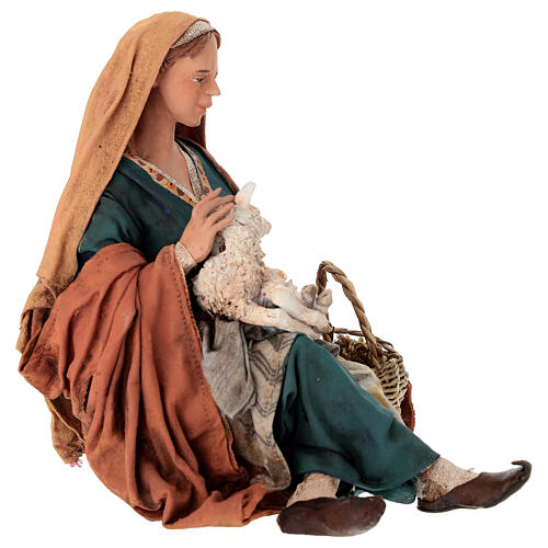 Mulher com cabrito para presépio Angela Tripi com figuras de 30 cm de altura média 3
