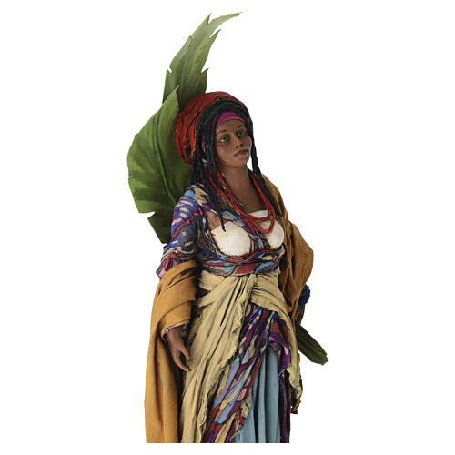 Mujer con hojas de plátano 30 cm belén Tripi 4