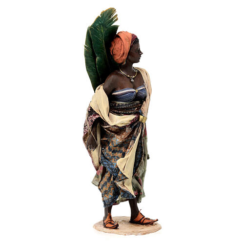Femme avec feuilles de bananier crèche Tripi 30 cm 5