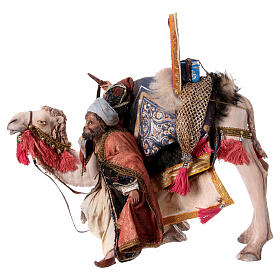 Rey mago que desmonta del camello 18 cm A. Tripi