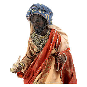 Kniender Heiliger König, für 13 cm Krippe von Angela Tripi, Terrakotta