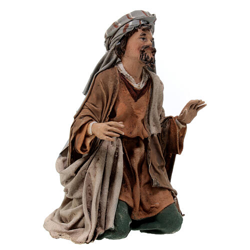 Nativity scene figurine, Amazed man by Angela Tripi 13 cm 4