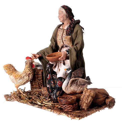 Sitzende Frau mit Hühnern, für 30 cm Krippe von Angela Tripi, Terrakotta 3