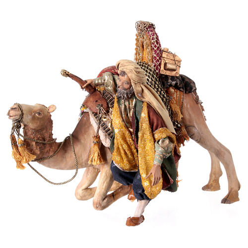 Heiliger König, der vom Kamel absteigt, für 13 cm Krippe von Angela Tripi, Terrakotta 2