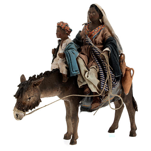 Frau mit Kind auf Esel reitend, für 13 cm Krippe von Angela Tripi, Terrakotta 3