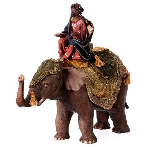 Rei Mago negro no elefante terracota para presépio Angela Tripi com figuras de altura média 13 cm 2