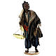 Homem africano com balança para presépio Angela Tripi altura média 30 cm s1