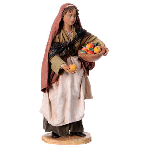 Woman offering fruit, for 18 cm nativity Angela Tripi terracotta 4