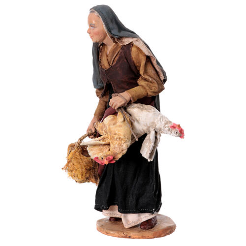Mulher idosa com galinhas Presépio Angela Tripi com figuras de altura média 18 cm 3