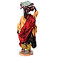 Frau, einen Wäschekorb auf dem Kopf tragend, für 18 cm Krippe von Angela Tripi, Terrakotta s6