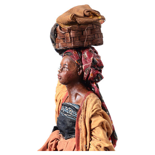 Moor woman with laundry basket on her head for Tripi's Nativity Scene with 18 cm terracotta characters 2