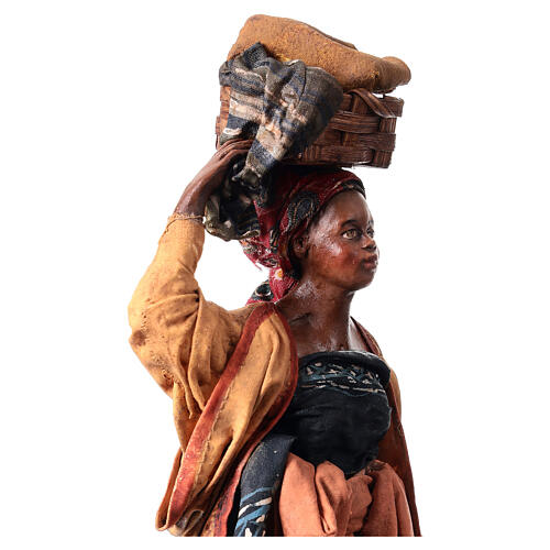 Moor woman with laundry basket on her head for Tripi's Nativity Scene with 18 cm terracotta characters 4