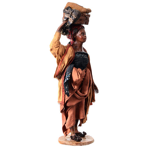 Moor woman with laundry basket on her head for Tripi's Nativity Scene with 18 cm terracotta characters 5