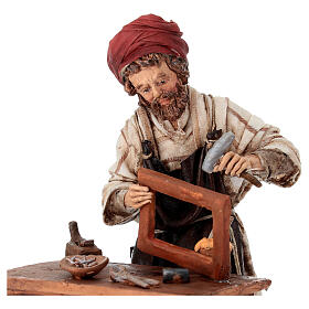 Charpentier avec établi et outils crèche 18 cm Angela Tripi