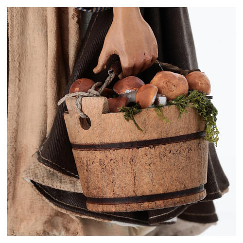 Man carrying mushrooms Angela Tripi 30 cm terracotta 9