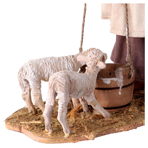 Bergère avec agneaux 30 cm crèche Angela Tripi terre cuite 5