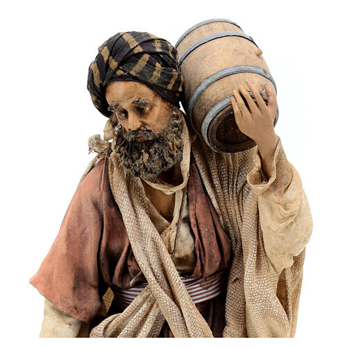 Man with barrels in his hand 30 cm terracotta Angela Tripi 2