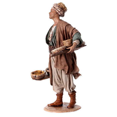 Comerciante de especiarias para presépio de Angela Tripi com figuras de 30 cm 3
