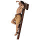 Gekreuzigter Schächer – Terrakottafigur auf Holzkreuz für eine 30 cm Figuren-Serie von Angela Tripi s14