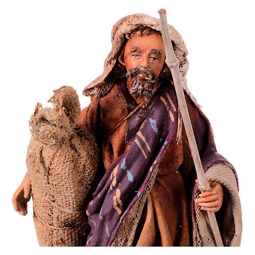 Bauer mit Stock und Erntesack – Terrakottafigur für eine 13 cm Figuren-Serie von Angela Tripi 2