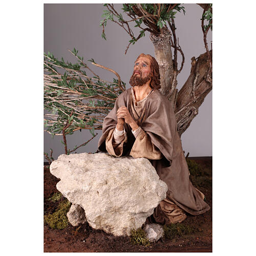 Jesus im Gebet im Garten Getsemani mit Apostel – Terrakotta-Szene für 30 cm Figuren-Serie von Angela Tripi 9