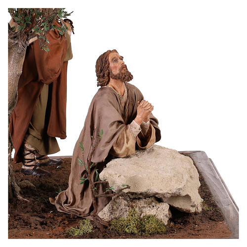 Jesus praying in Gethsemane with Apostle 30 cm Angela Tripi 2