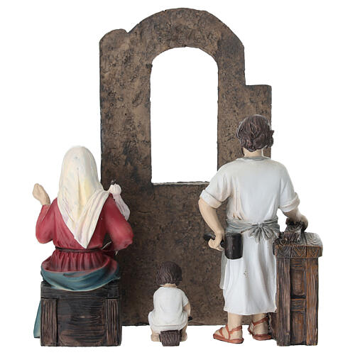 Ensemble Sainte Famille à l'atelier du menuisier en résine peinte 10 cm crèche de Pâques 7