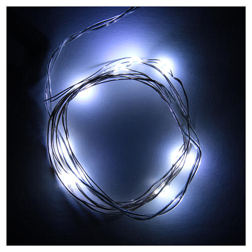 Luces de Navidad 10 LED tipo gota color blanco frío con baterías y cable a vista 1