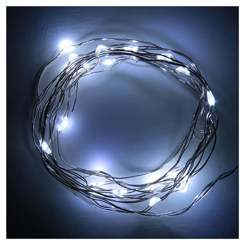 Luces de Navidad 20 LED tipo gota color blanco frío con baterías y cable a vista 1