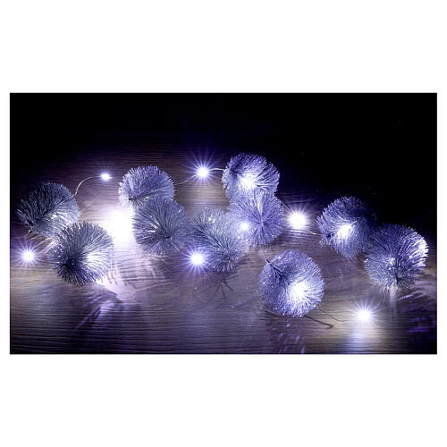 Guirlande lumineuse sphères 20 nano-LEDs blanc froid et aguilles argent pailletées 6