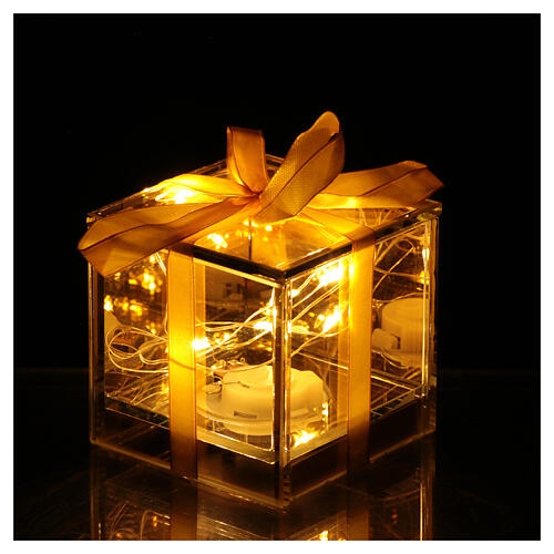 Christmas gift illuminated by 8 warm white LEDs, golden glass, 3x3x3 in, indoor 3